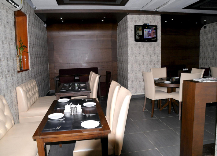Food & Drinks, Hotel Meedo's Grand, Dehradun