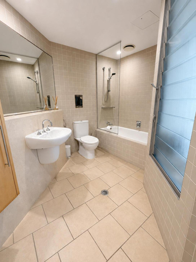 Bathroom 5, Space Holiday Apartments, Maroochy - Maroochydore