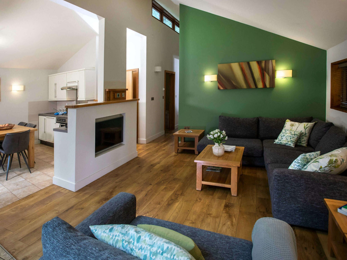 Living area 5, Blackwood Forest - Forest Holidays, Hampshire