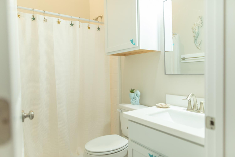 Bathroom, Soulshine, Nueces