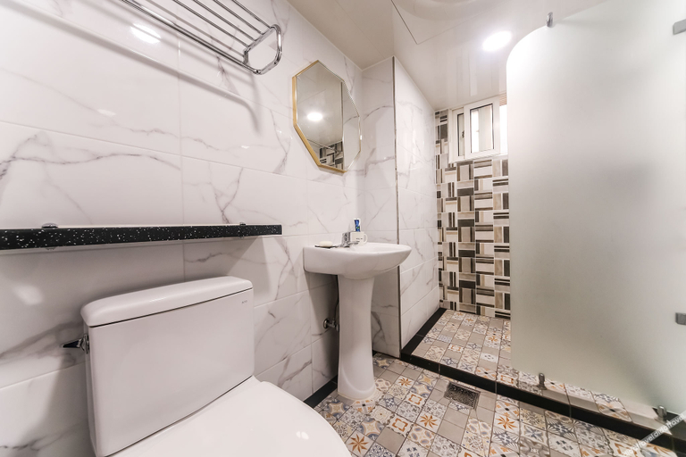 Bathroom 3, Eumsung Dubai, Eumseong