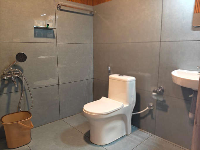Bathroom, MehaKira Cottage Hill View Swimming Pool, Idukki