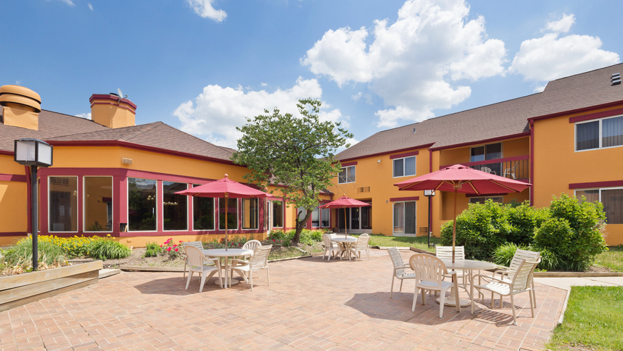 Exterior & Views 1, Chicago Club Inn & Suites, Dupage