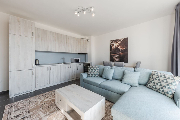 Room 3, Serene Haven Talea Beachfront With Pool Access, Lezhës