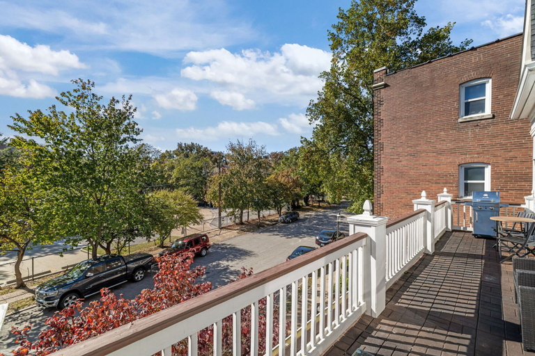 Room 4, Near Forest Park Central West End - Sleeps 6, Saint Louis