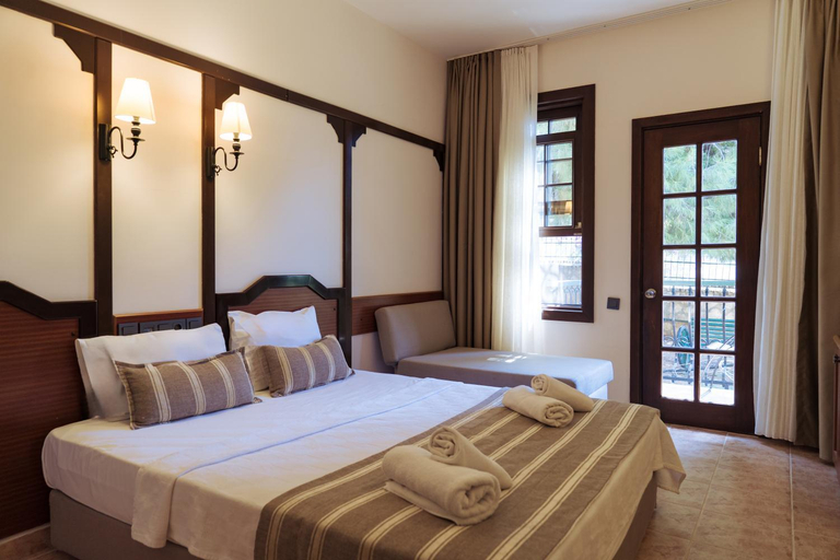 Bedroom 3, Green Anatolia Club&Hotel - All Inclusive, Fethiye