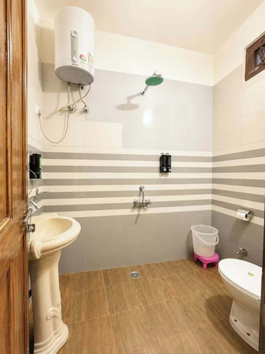 Bathroom 3, Casa Cloud, Dehradun