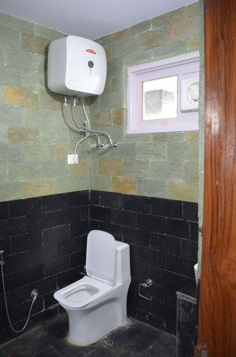 Bathroom 3, Hari Om Paradise, Shimla