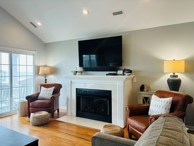 Living area 5, Live Oaks / 127 Ocean Blvd East 4 Bedroom Home, Brunswick
