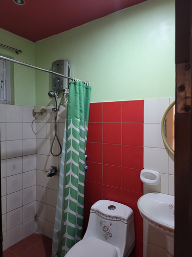 Bathroom 4, Voyagers Palace, Puerto Princesa City