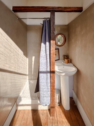 Bathroom 2, Château de Bouillancourt, Somme