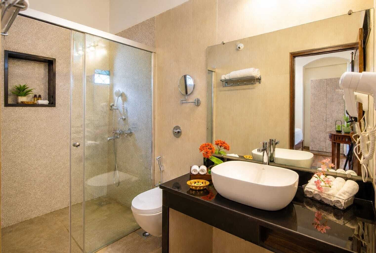 Bathroom 4, Sashas Holiday Village, North Goa