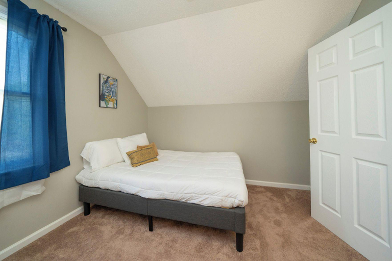 Bedroom 2, The Garnet Goliath, Richland