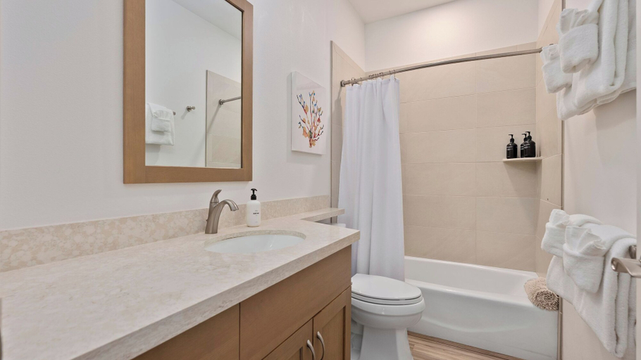 Bathroom 4, Pakele Oahu by Avantstay 5 Min to Makaha Beach, Honolulu