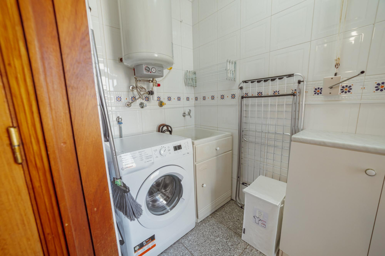 Bathroom 5, Matosinhos Center Premium Apartment, Matosinhos