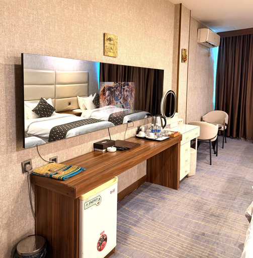 Others 5, Bloom Hotel, Adhamiya