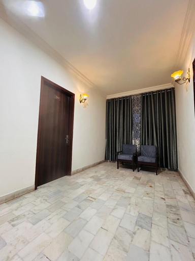 Others 4, Hotel 7 Cr, Vadodara