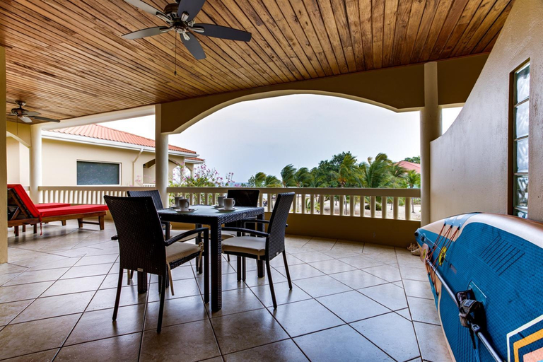 Others 3, Los Porticos Villas