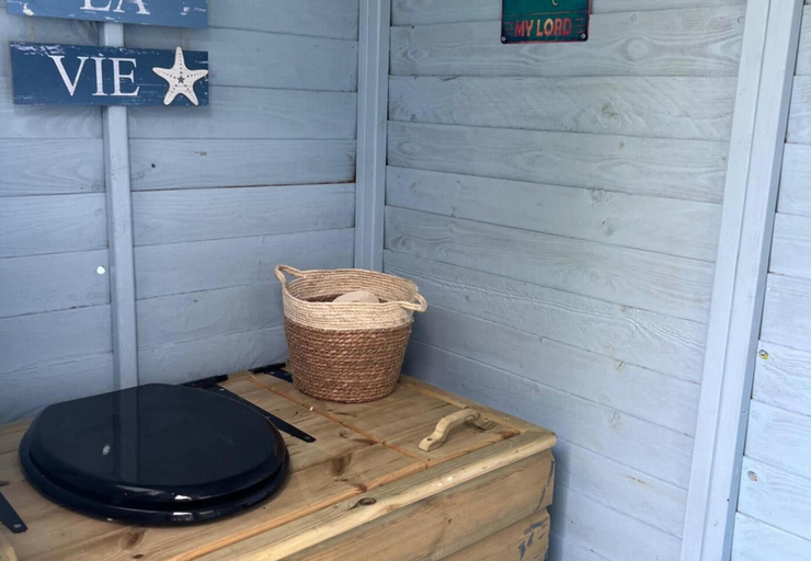 Miscellaneous 3, 'bluebell' Charming Woodland Shepherds Hut nr Sea, Anglesey
