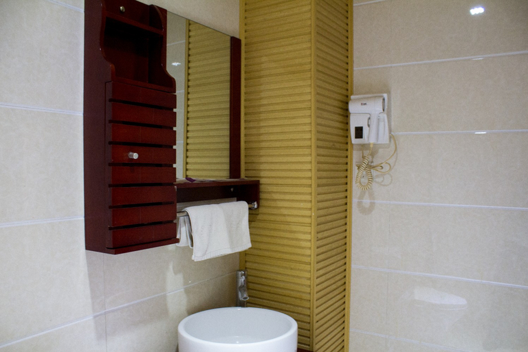 Bathroom 3, Holiday Inn Changyuan West, Xinxiang