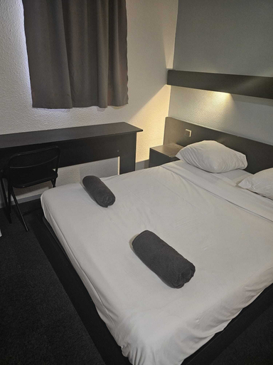 Bedroom 5, Class Hôtel Poitiers, Vienne