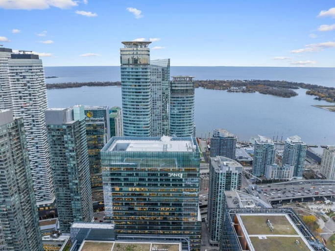 Aerial view 3, Luxury Oasis Suites, Toronto