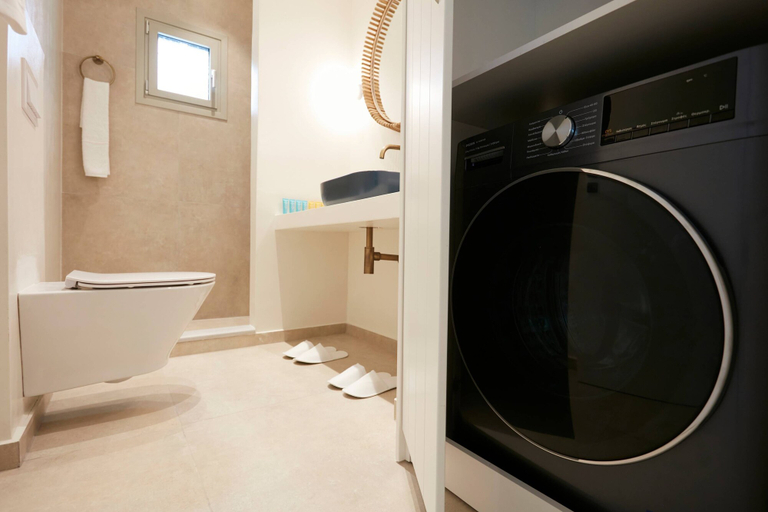 Bathroom 5, Ammos luxury apartments, Thessaly