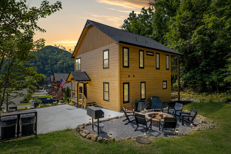 Primary image, Come Back Cabin 3 Bedroom Cabin, Sevier