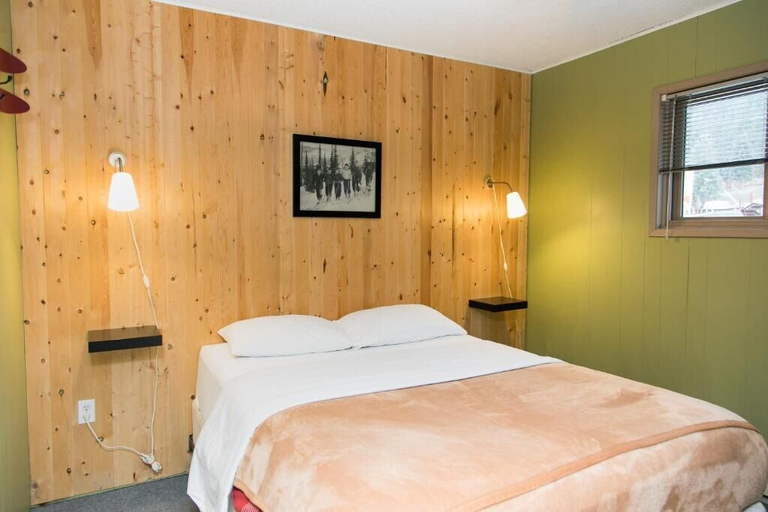 Room 3, Lone Star Motel, Kootenay Boundary