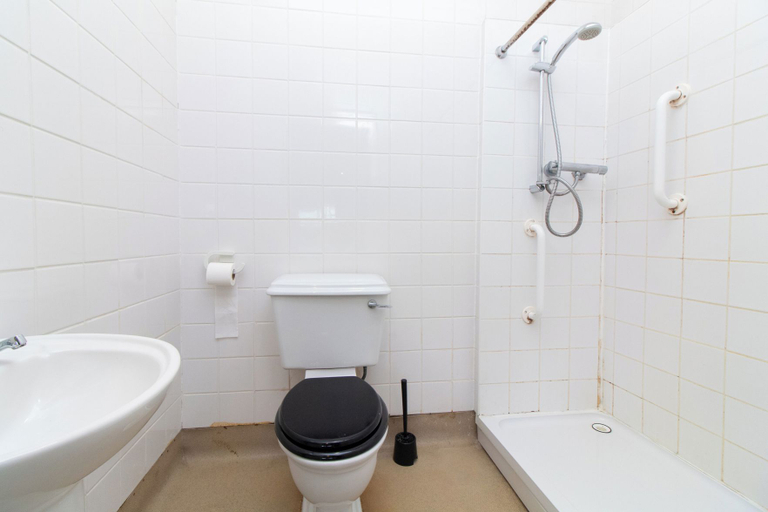 Bathroom, Thornbury Guest House Room 2, Southampton