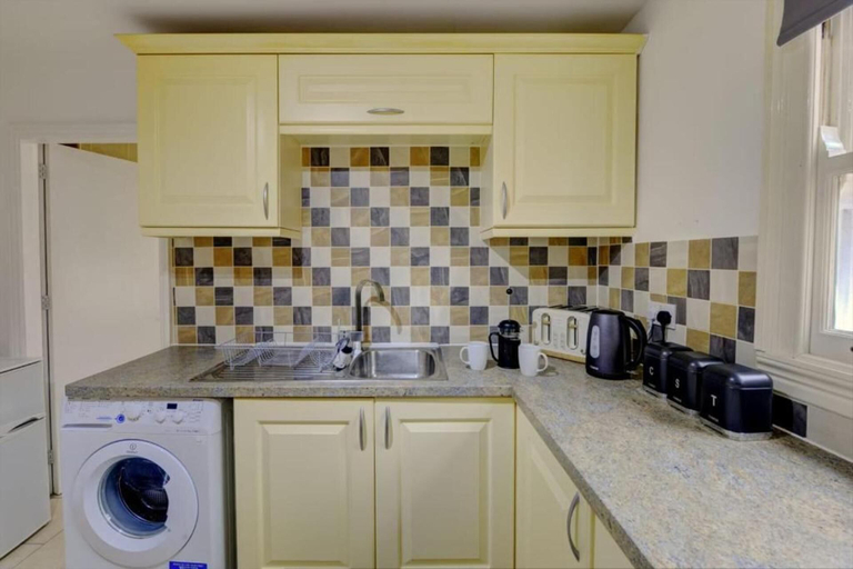 Private kitchen, 2 베드 플랫 - 5명 숙박 가능 - 반려동물 - 주차 - 와이파이, Leicester