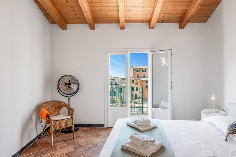 Room 5, High Roof Apartment, La Spezia