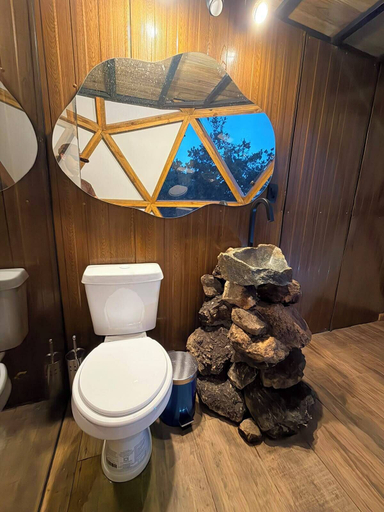 Bathroom, Domo, Formosa