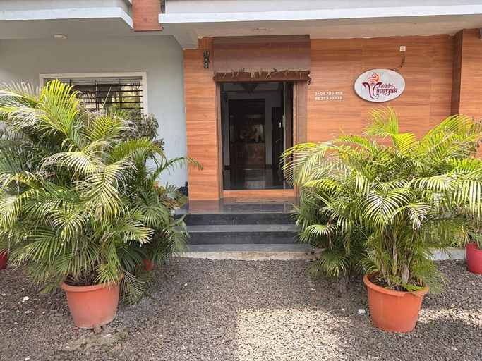 Exterior detail 3, Shree Siddhivinyak Executive Lodging, Satara