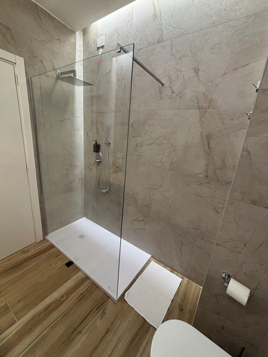 Bathroom 4, Quintana City Rooms, Perugia