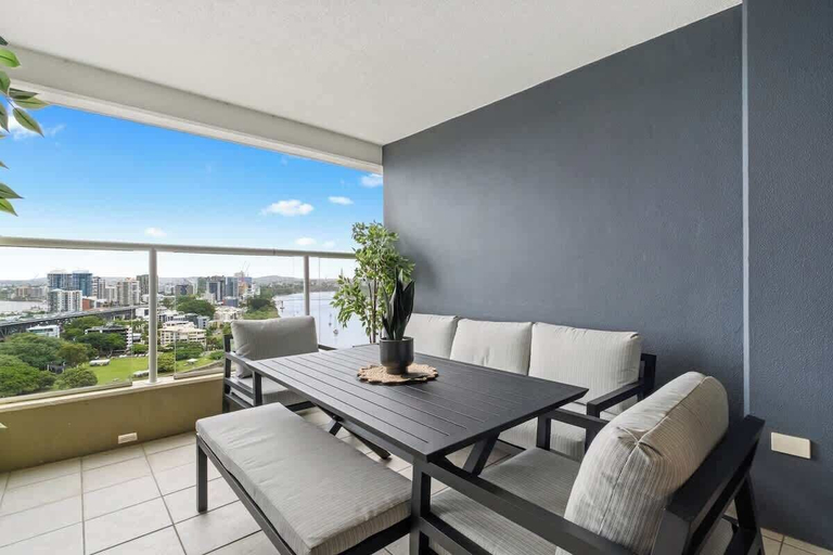 Interior 4, The Executive! 1bed, 1bath, 1car, Views ~ CBD, Brisbane