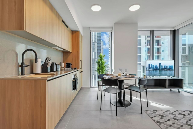 Private kitchen 5, Miami Luxe Suites, Miami-Dade