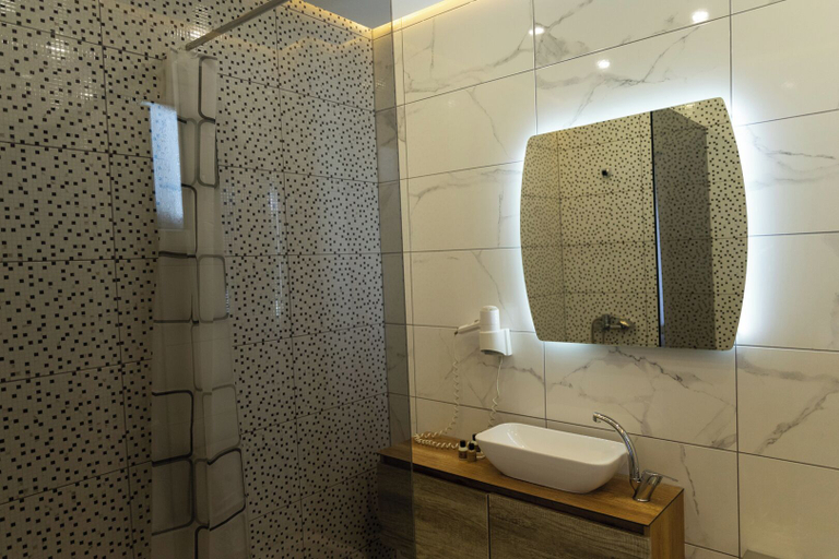 Bathroom 3, Hotel City Star, Priština