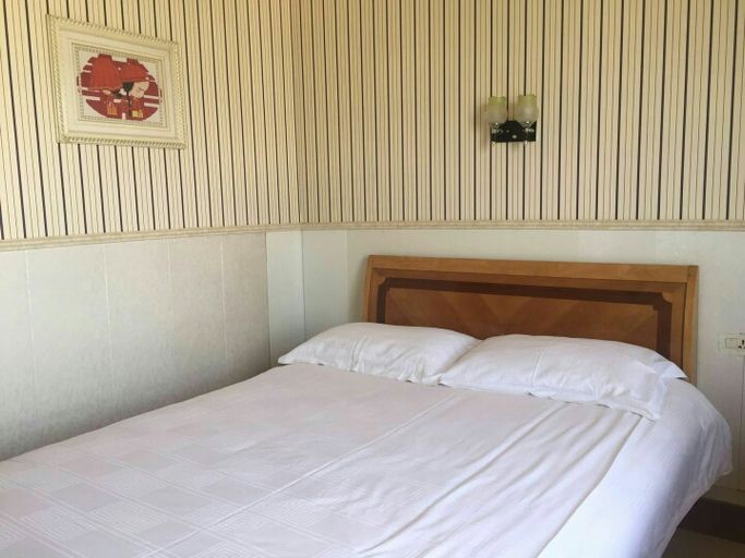 Bedroom 2, Jintai Business Hotel, Enshi Tujia and Miao