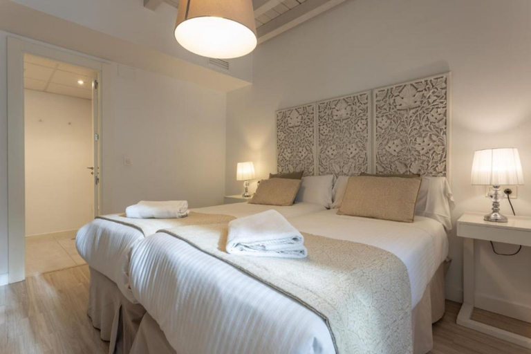 Bedroom 3, ビボ スイーツ パラシオ カブレラ リロ, Granada