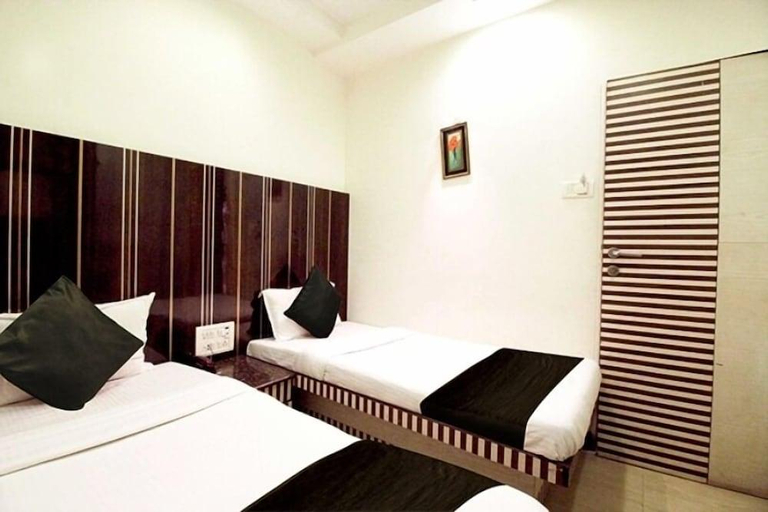 Bedroom 2, Apple Suites, Mumbai Suburban