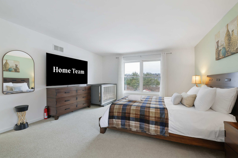 Room 4, Sleeps 14 Hot Tub Sauna Game Room Fire Pit, Monroe