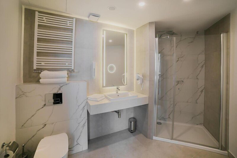 Bathroom 4, B&B HOTEL Warsaw East, Warsaw