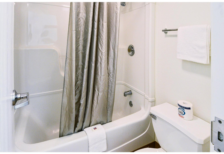 Bathroom 4, Motel 6 Tewksbury, Ma - Boston GA, Middlesex