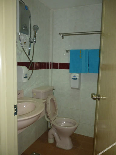 Bathroom, G Six Hotel, Manjung