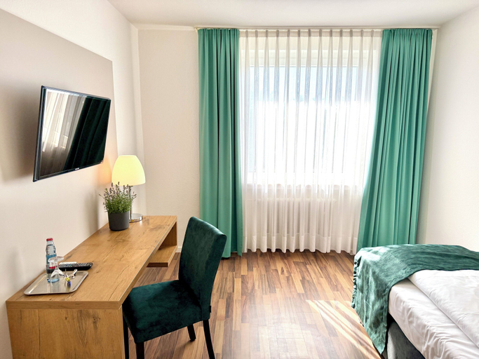 Bedroom 2, Stadthotel Langenfeld, Mettmann