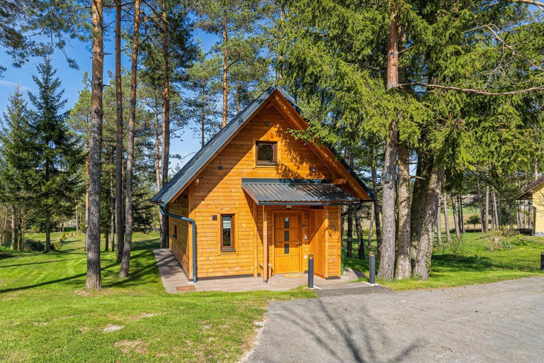 Exterior view 3, Forest Princess Chalet Near Lake Bloke, Bloke
