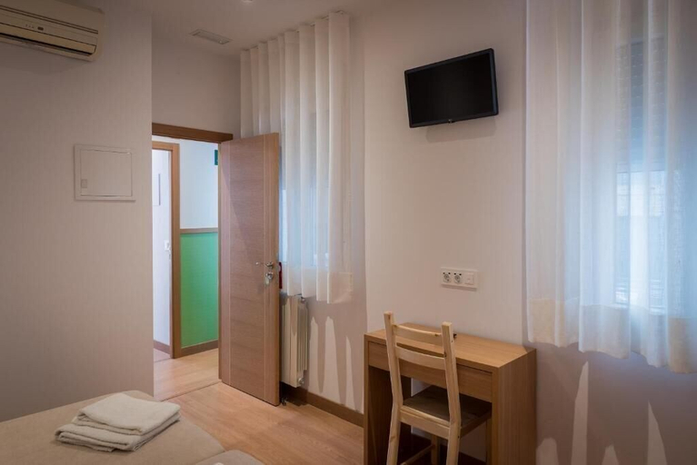 Others 5, San Antonio, Madrid