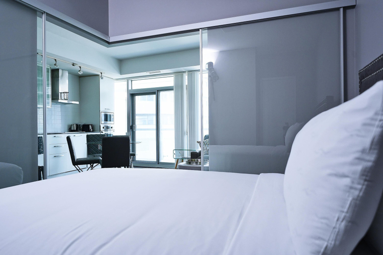 Room 3, Northcrest Hotel, Toronto