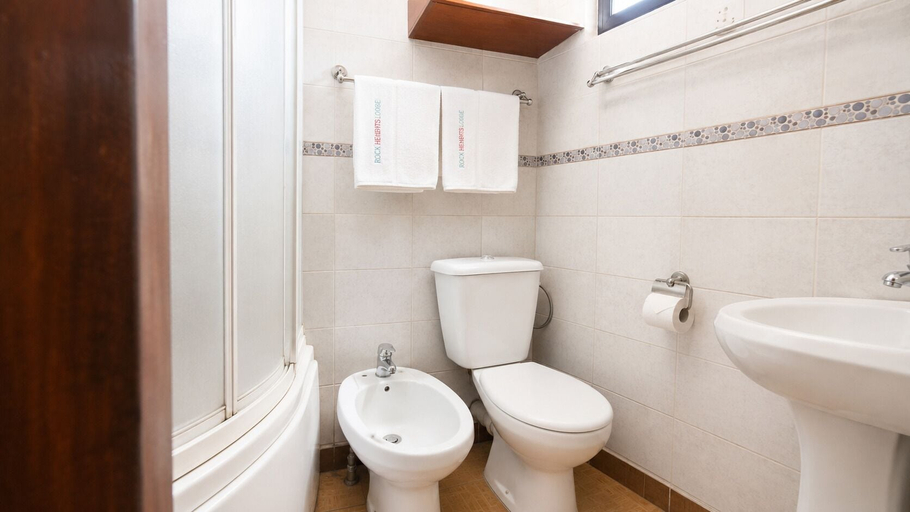 Bathroom 5, Roc Heights Lodge, Kanifing
